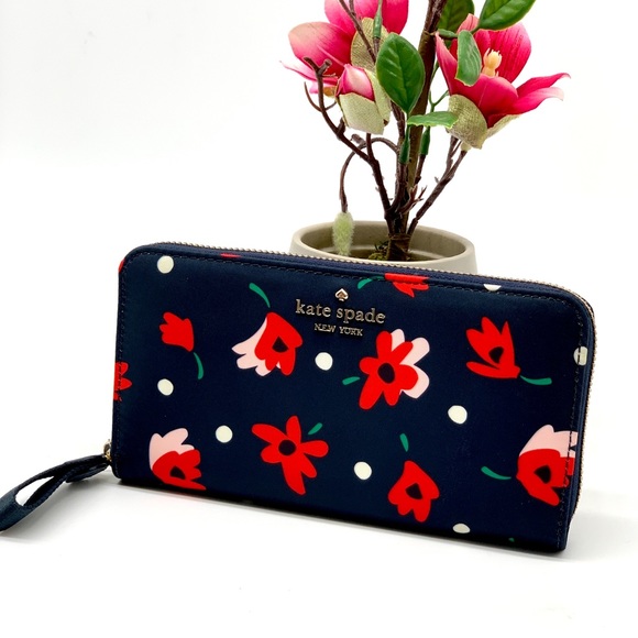 kate spade Handbags - Kate Spade Large Continental Wallet